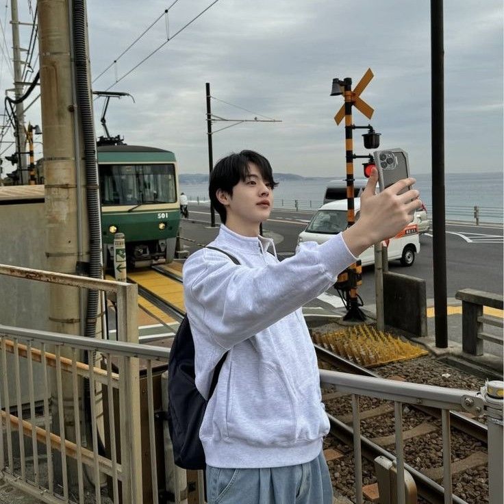 Latest photo of Kim Hyunjin