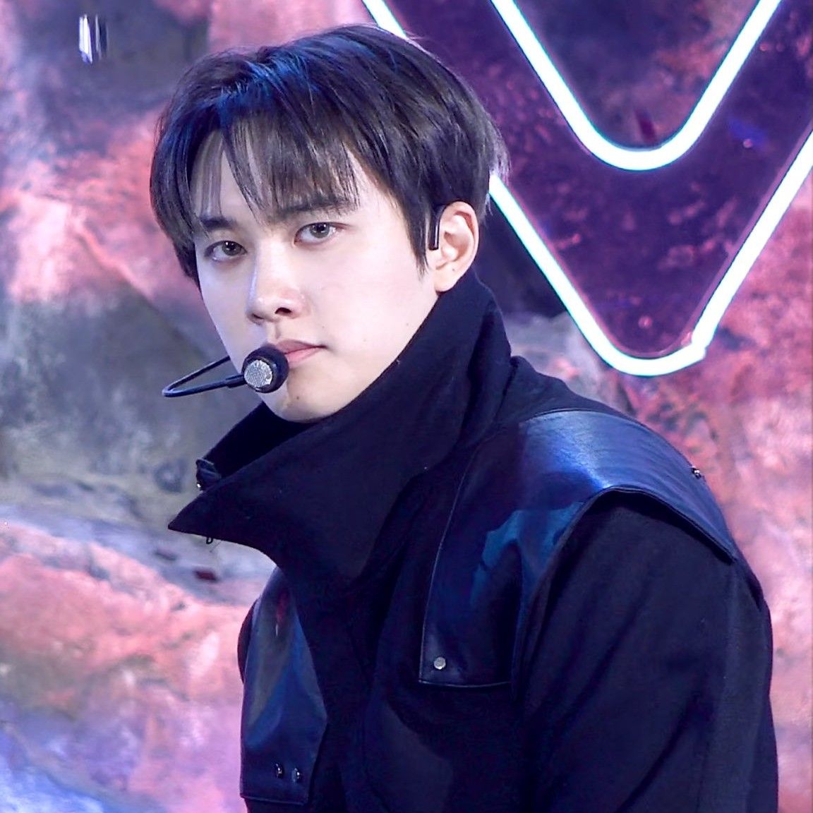 都暻秀 (D.O.)的最新照片