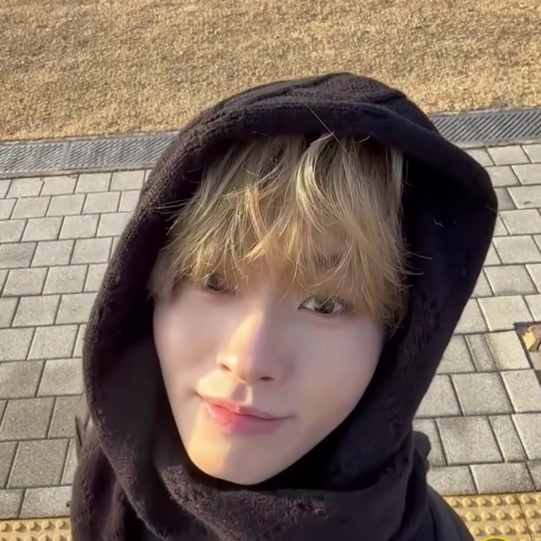 Behind-the-scenes cut of Lee Byeongchan