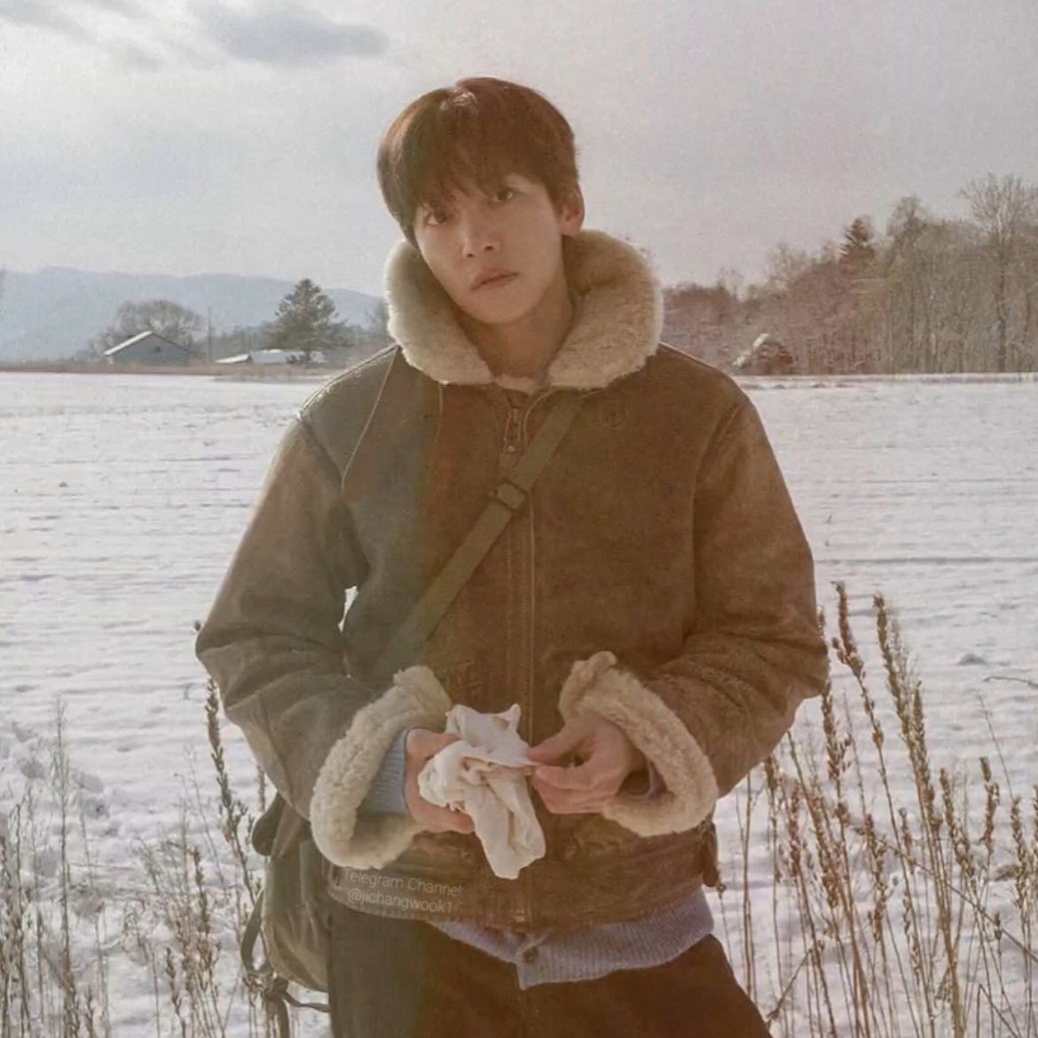 Behind-the-scenes cut of Ji Changwook