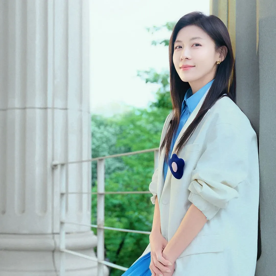 Behind-the-scenes cut of Ha Jiwon