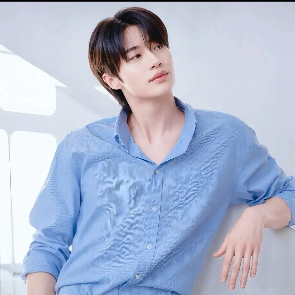 Behind-the-scenes cut of Byeon Wooseok