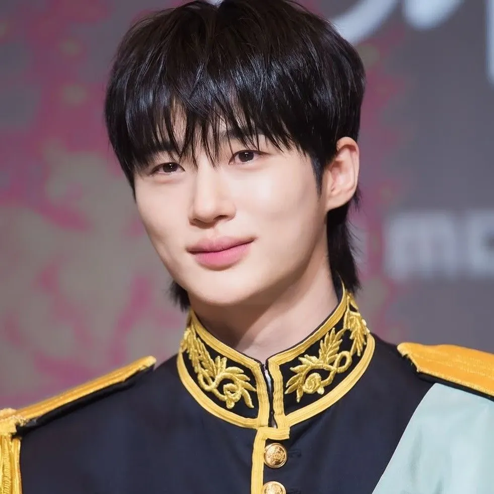 Recent activity shot of Byeon Wooseok