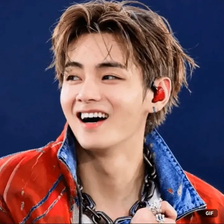 Latest photo of Kim Taehyung (V)