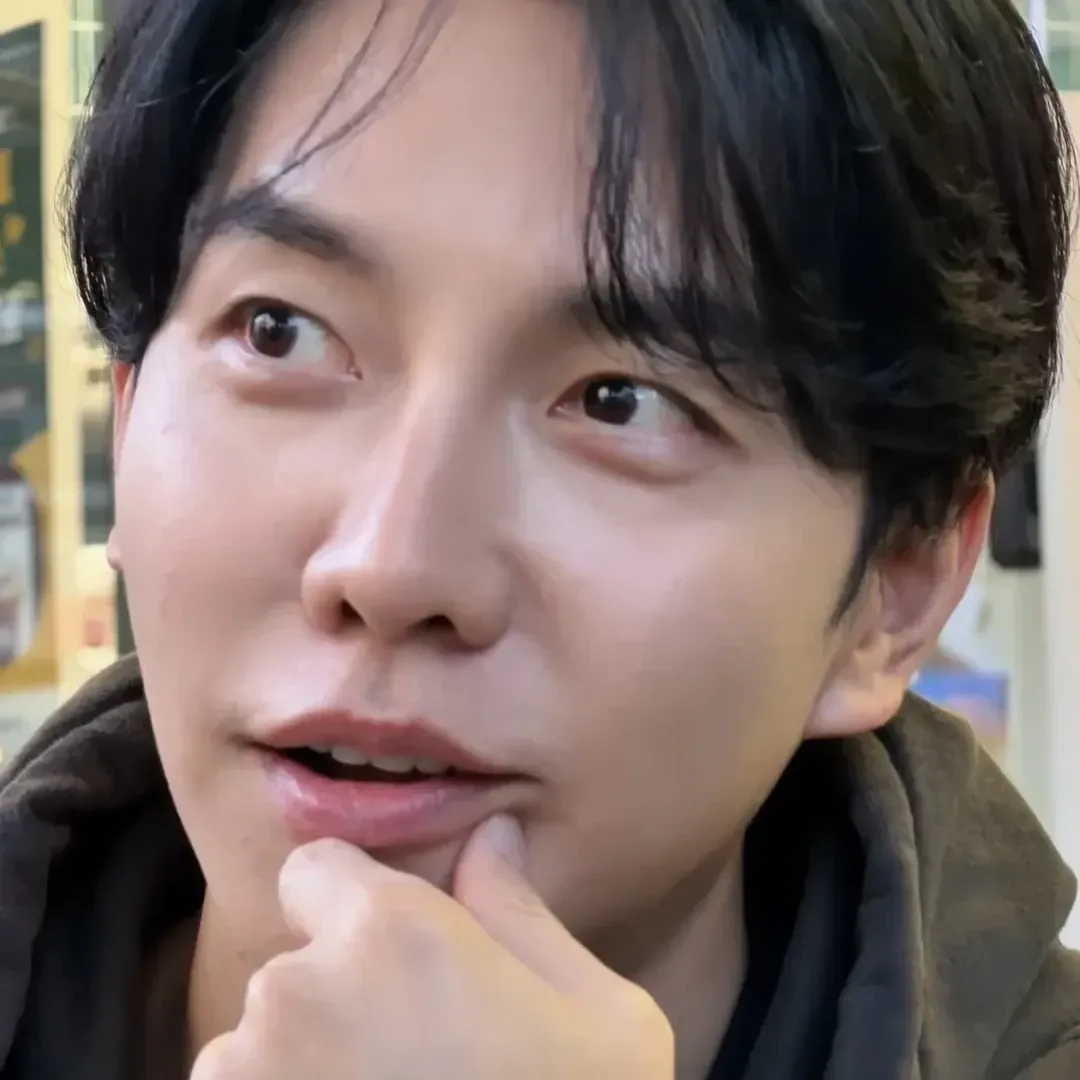 A moment captured by a fan of Lee Seunggi