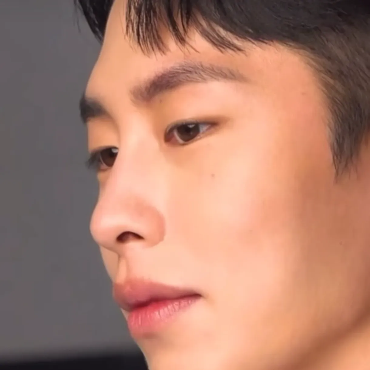 Behind-the-scenes cut of Lee Jaewook