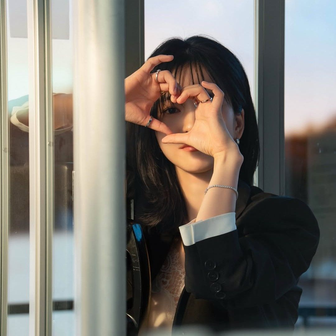 Behind-the-scenes cut of Kim Taeri