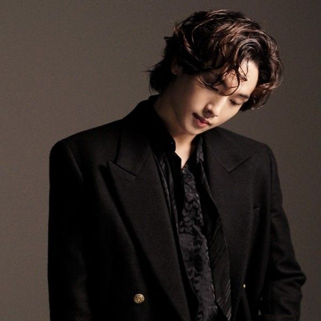 Behind-the-scenes cut of Yim Siwan