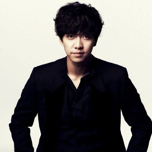 Latest photo of Lee Seunggi