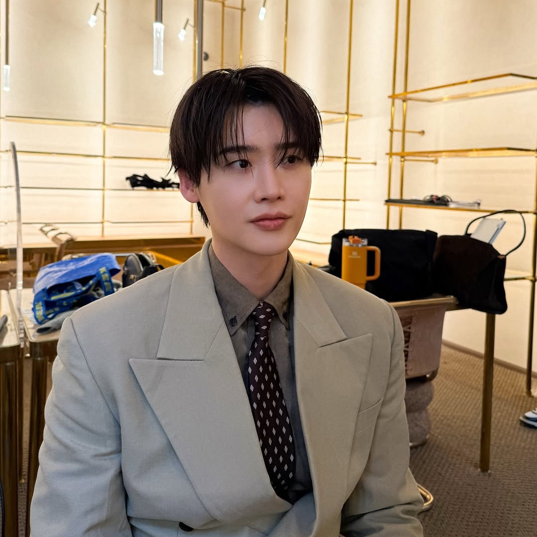 Latest photo of Lee Jongsuk