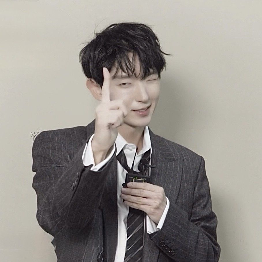 Behind-the-scenes cut of Lee Joongi