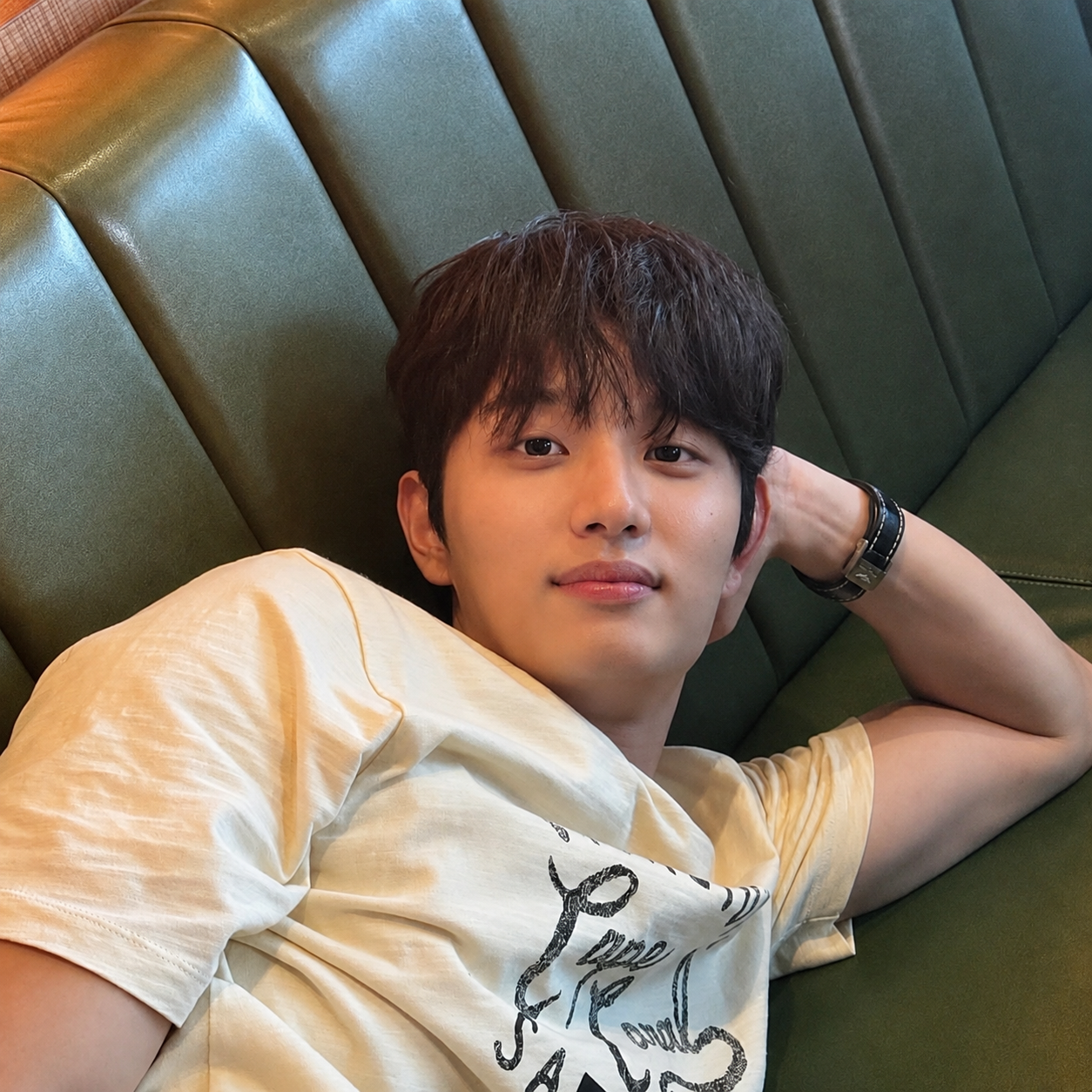 A moment captured by a fan of Kim Jaewon