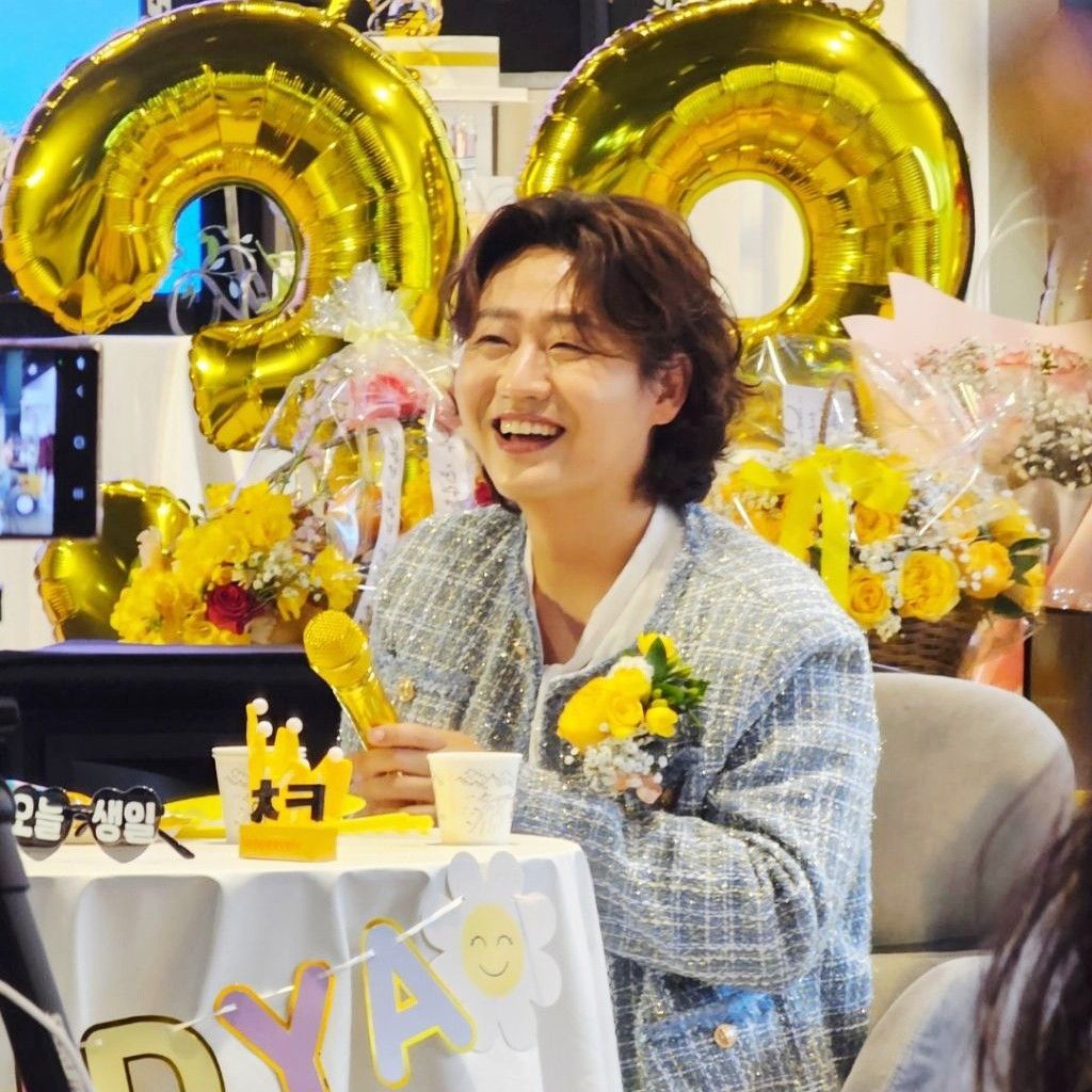 A moment captured by a fan of Min Soohyun