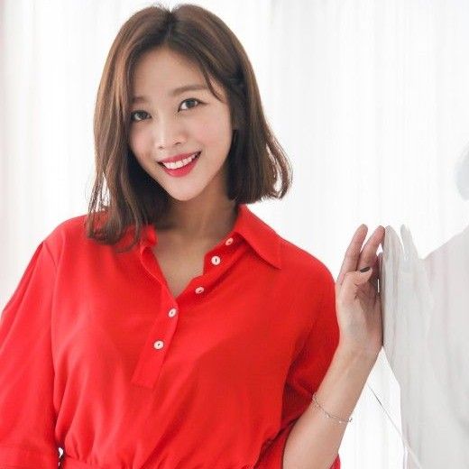 Behind-the-scenes cut of Cho Boah