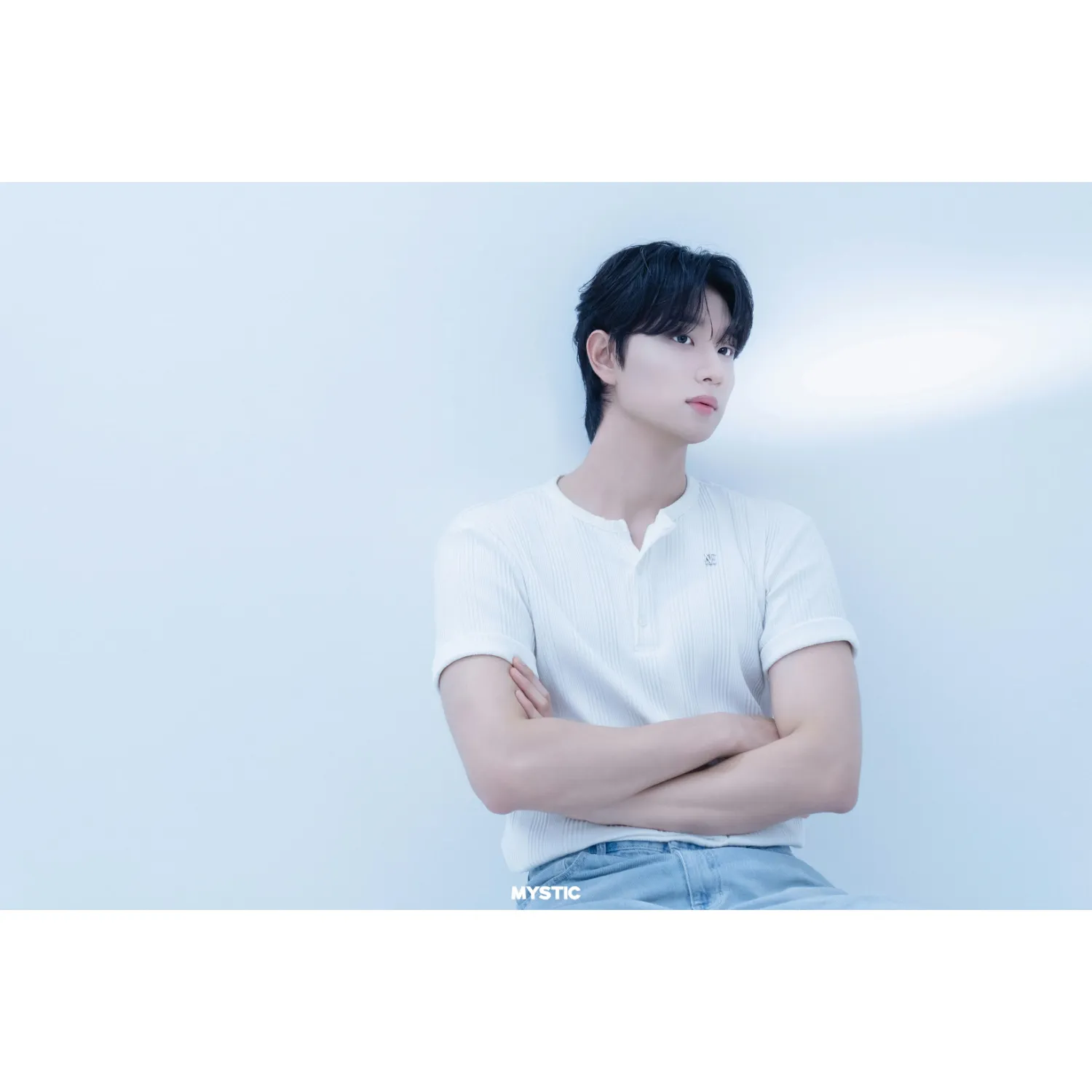 Behind-the-scenes cut of Kim Jaewon