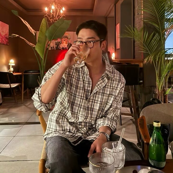 Cuplikan di balik layar dari Rowoon