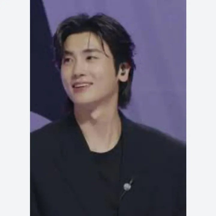 Behind-the-scenes cut of Park Hyungsik