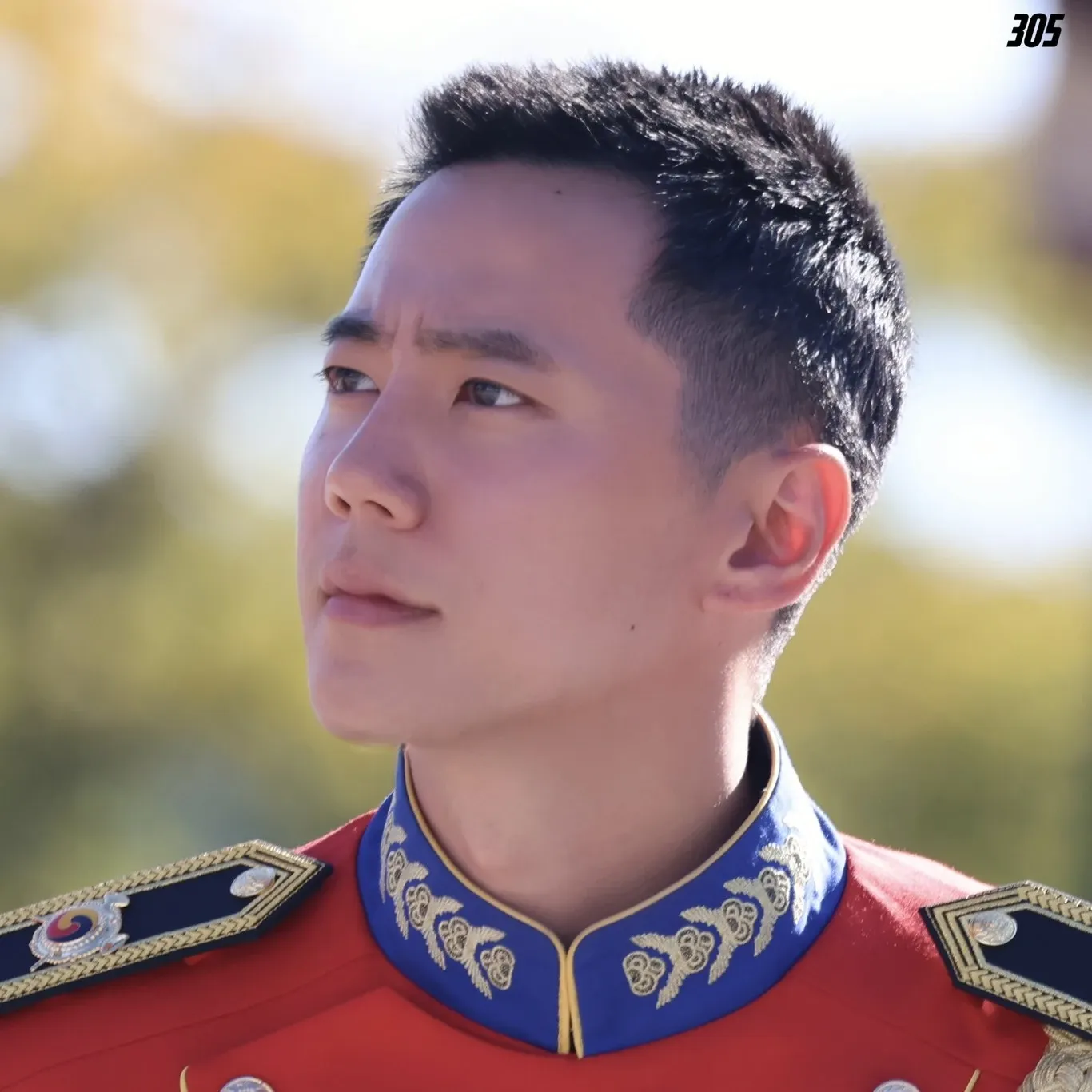 Behind-the-scenes cut of Lee Junyoung