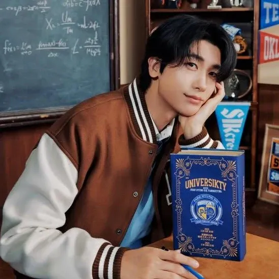 A moment captured by a fan of Park Hyungsik