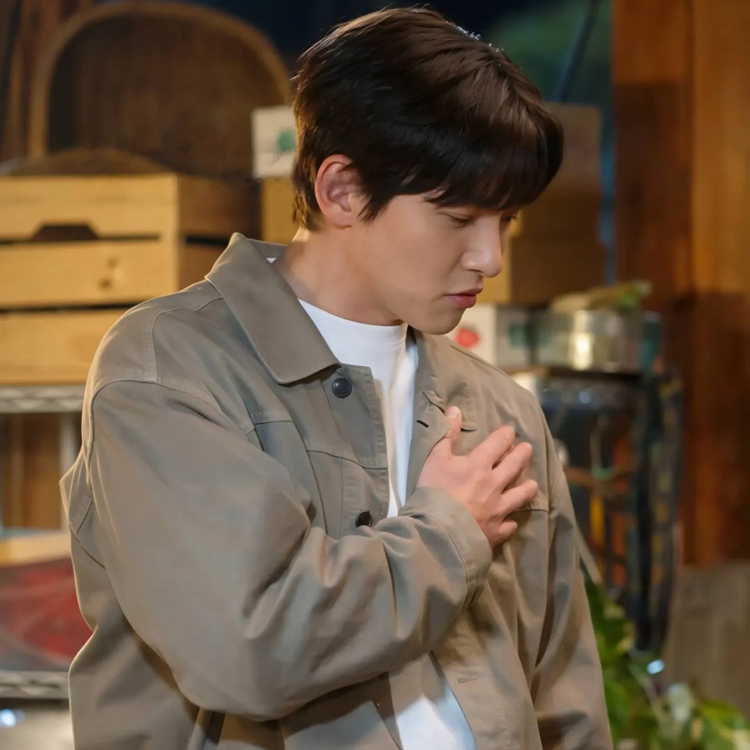 Behind-the-scenes cut of Ji Changwook