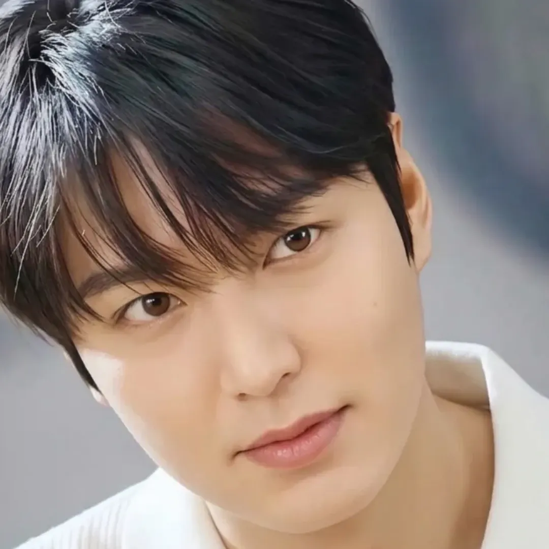 Recent activity shot of Lee Minho