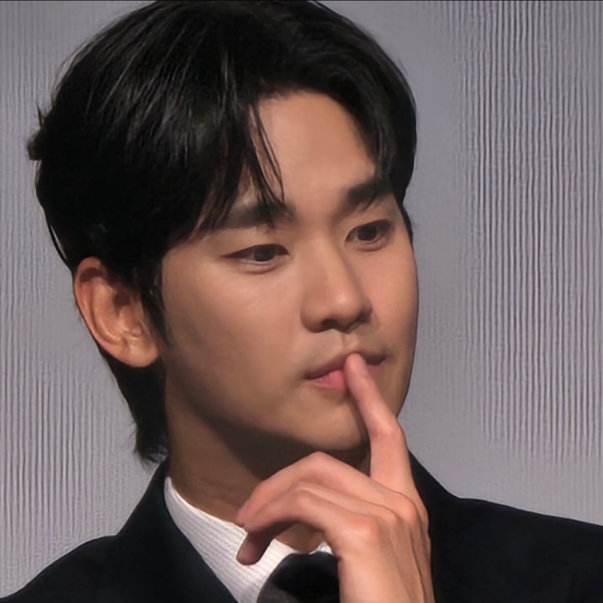 金秀贤的最新照片