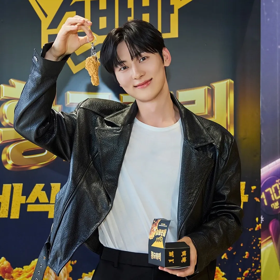 Recent activity shot of Hwang Minhyun