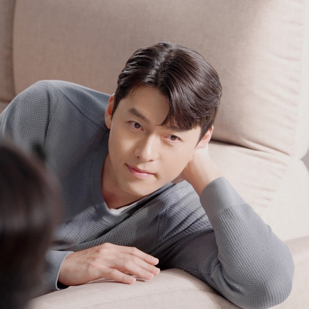 Momen yang diabadikan oleh penggemar Hyun Bin