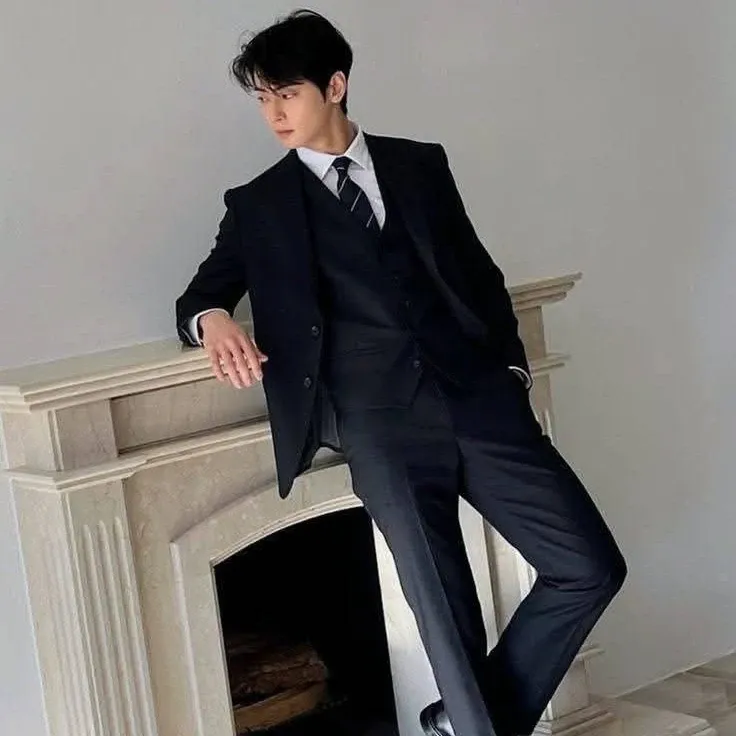 Latest photo of Cha Eunwoo