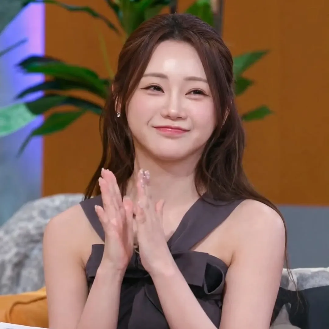 Momen yang diabadikan oleh penggemar Hong Jiyoon