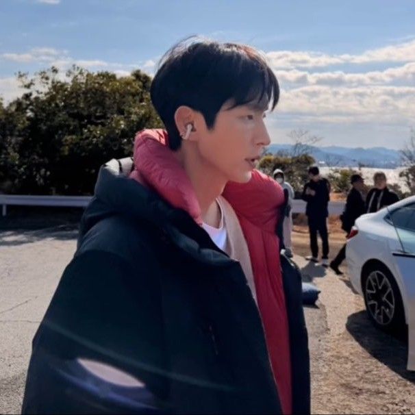 Recent activity shot of Lee Joongi