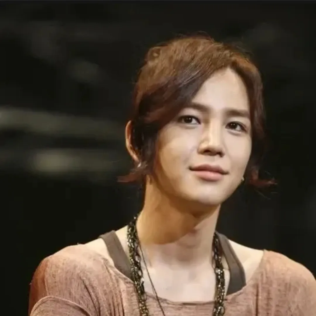 A moment captured by a fan of Jang Geunsuk