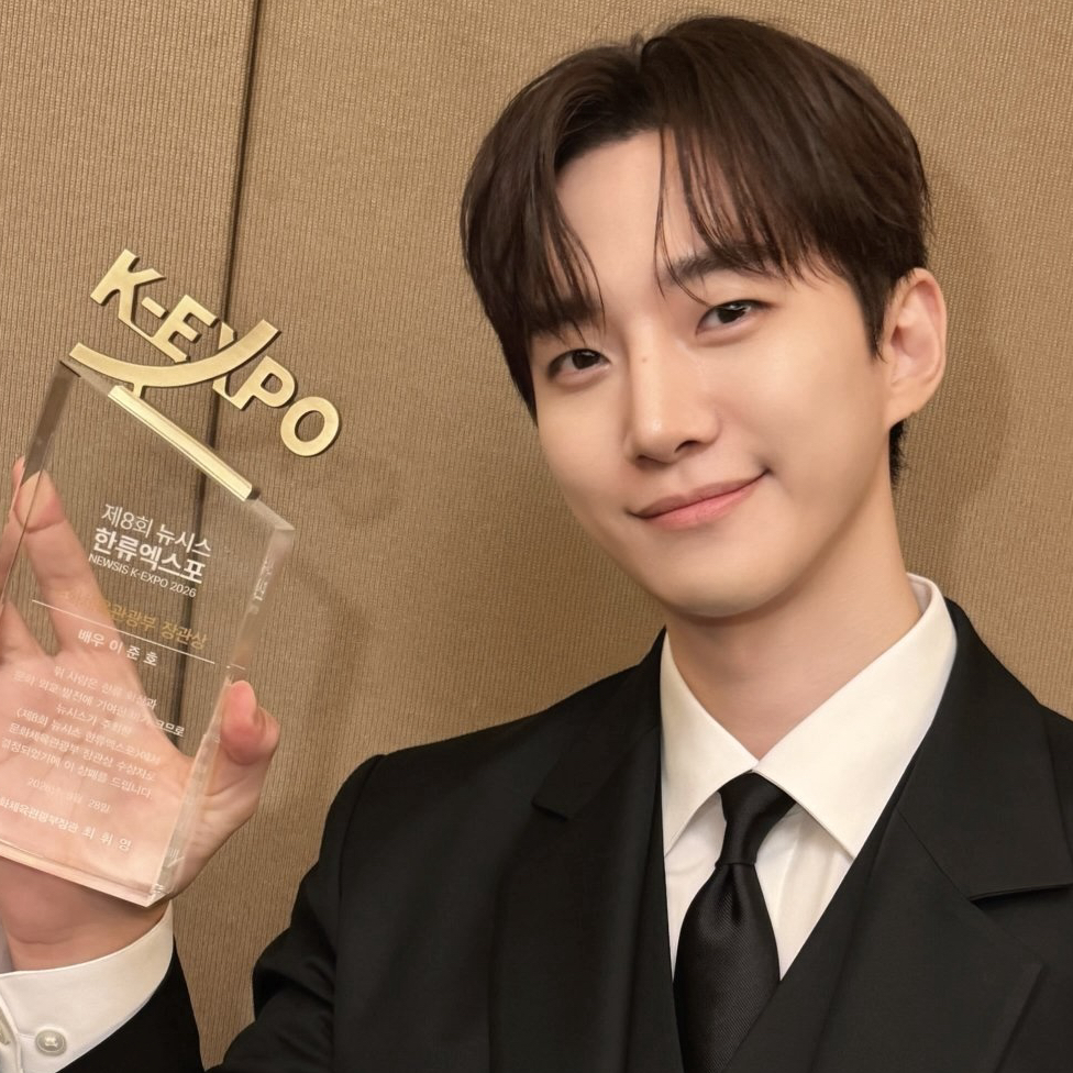 Cuplikan di balik layar dari Lee Junho