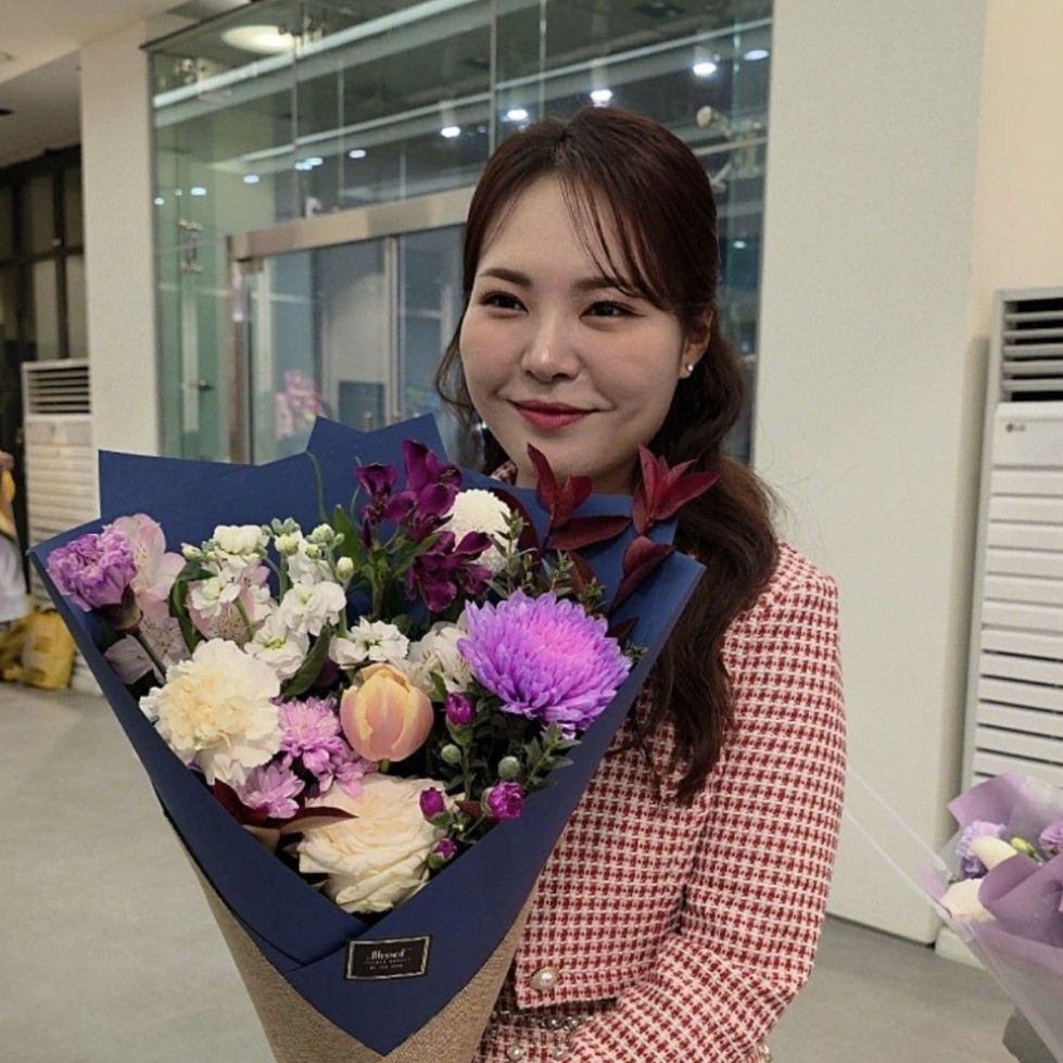 A moment captured by a fan of Miss Kim