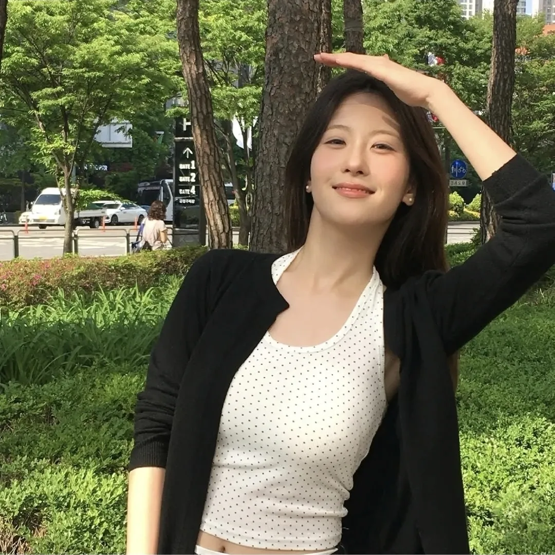 A moment captured by a fan of Oh Yujin