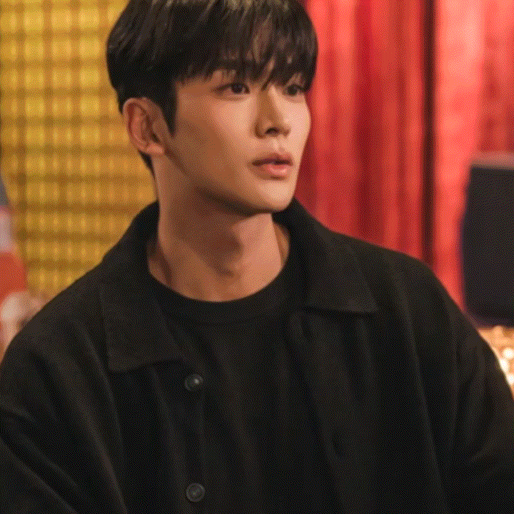 Momen yang diabadikan oleh penggemar Rowoon