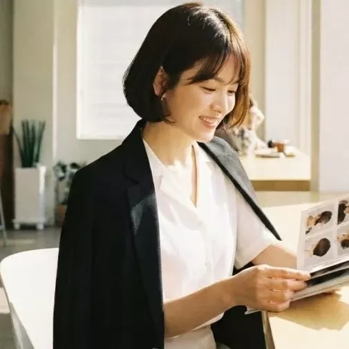 Behind-the-scenes cut of Song Hyekyo