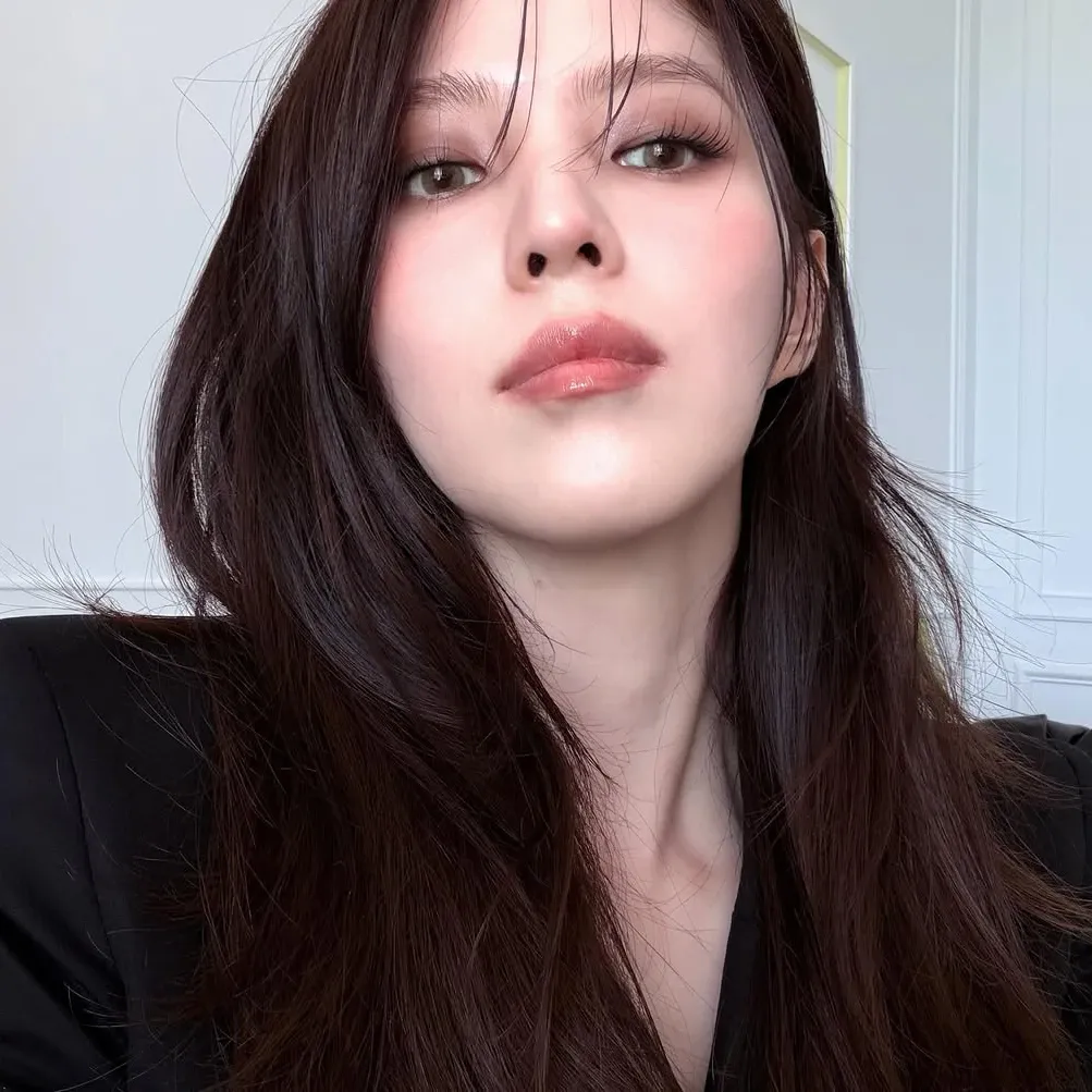 Behind-the-scenes cut of Han Sohee