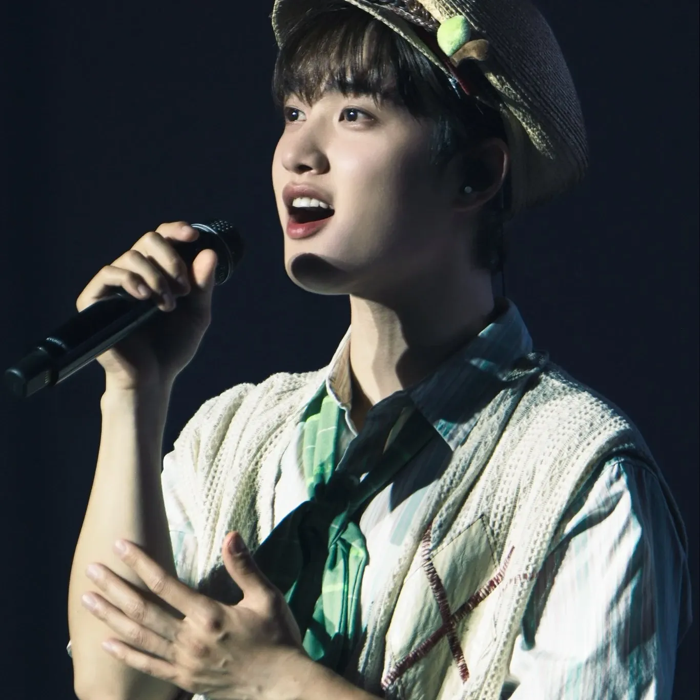 A moment captured by a fan of Doh Kyungsoo (D.O.)