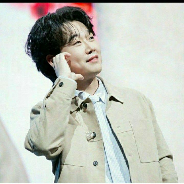 A moment captured by a fan of Hwang Youngwoong