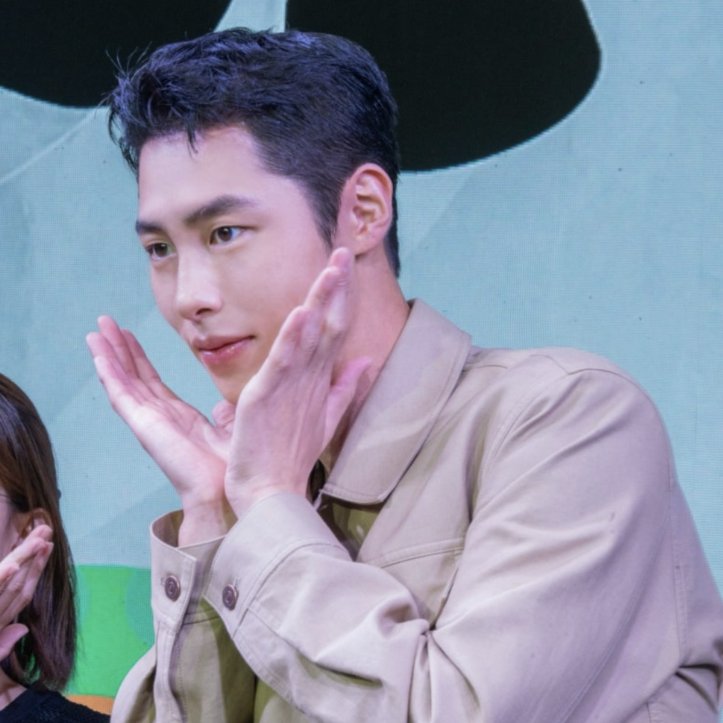 Recent activity shot of Lee Jaewook