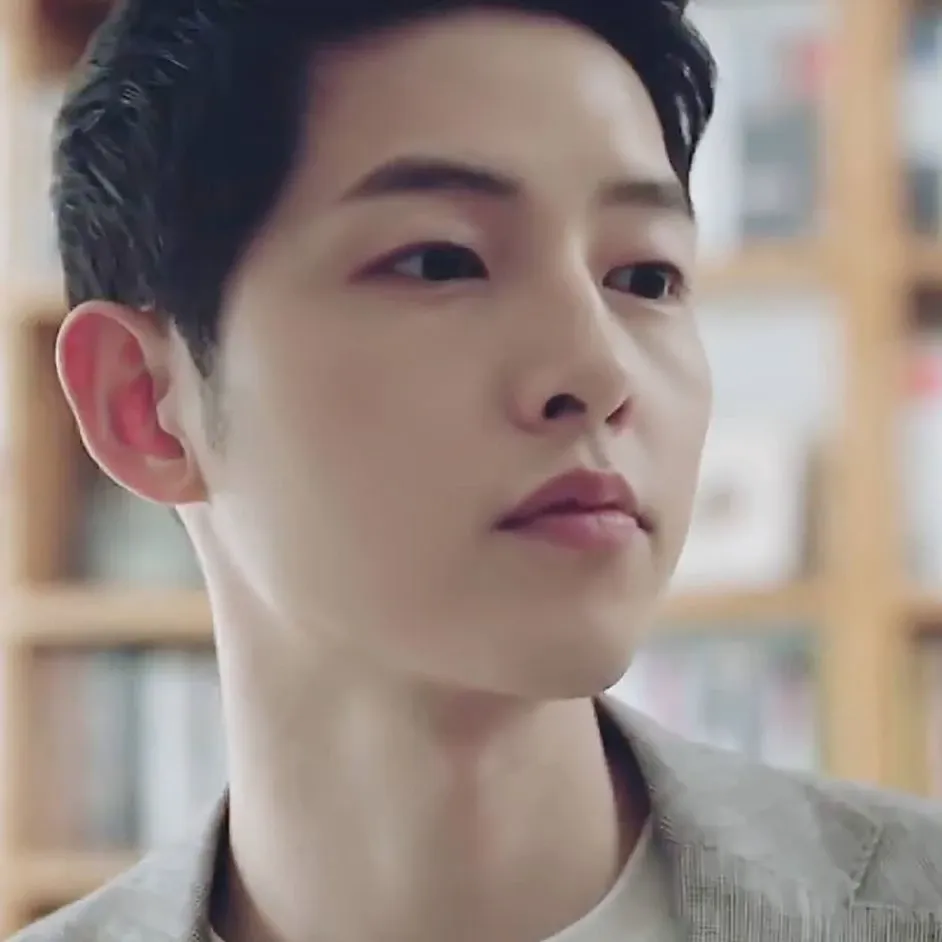 Latest photo of Song Joongki