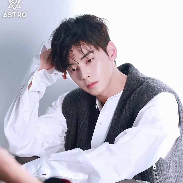 Latest photo of Cha Eunwoo