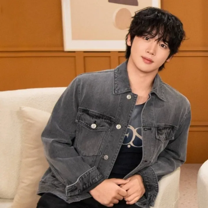 Recent activity shot of Kim Yohan