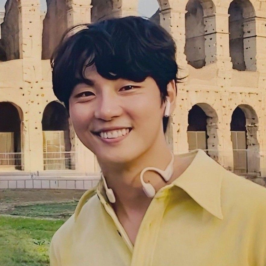 Recent activity shot of Yoon Shiyoon