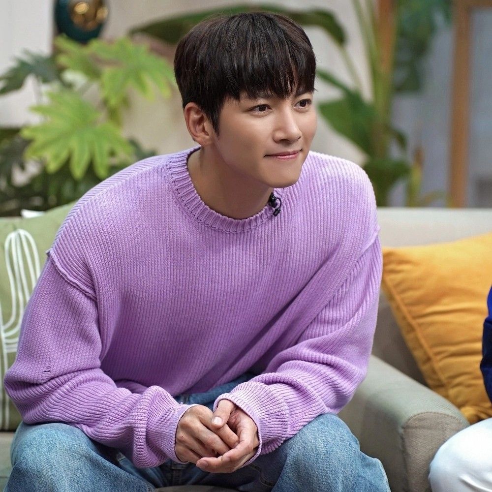 Behind-the-scenes cut of Ji Changwook