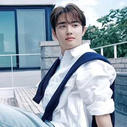 Cuplikan di balik layar dari Doh Kyungsoo (D.O.)