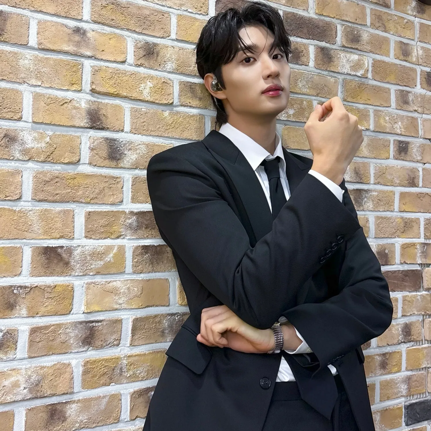 Behind-the-scenes cut of Kim Jaewon