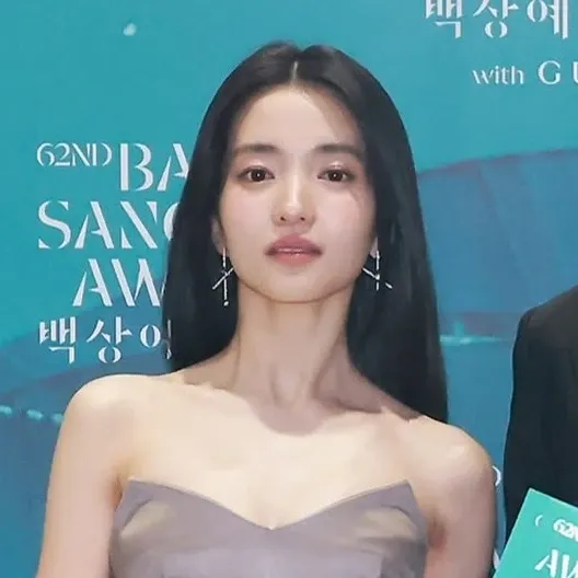 Behind-the-scenes cut of Kim Taeri