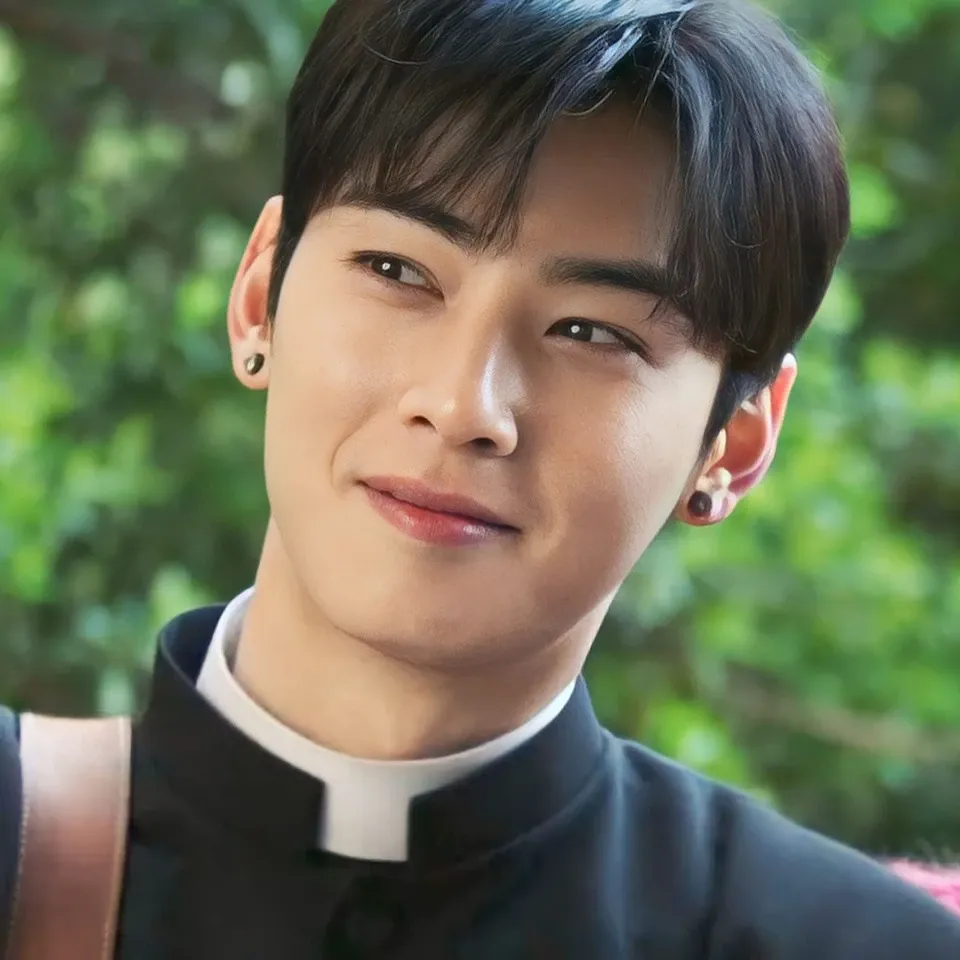 Latest photo of Cha Eunwoo